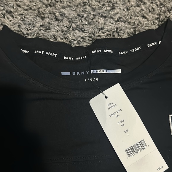 NWT. Woman’s DKNY sport black shirt sleeve T-shirt. - Picture 5 of 6